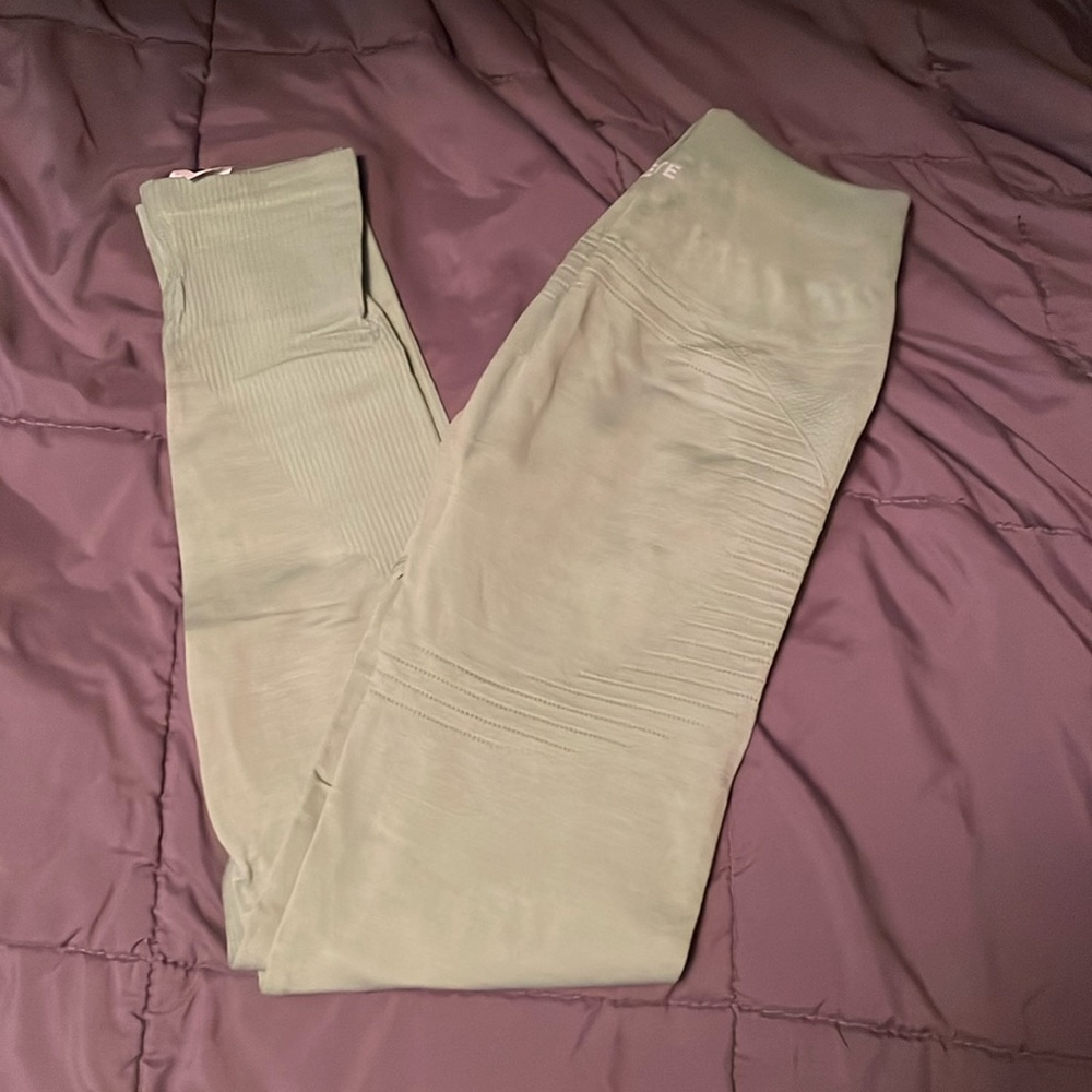 Alphalete Ozone Leggings
